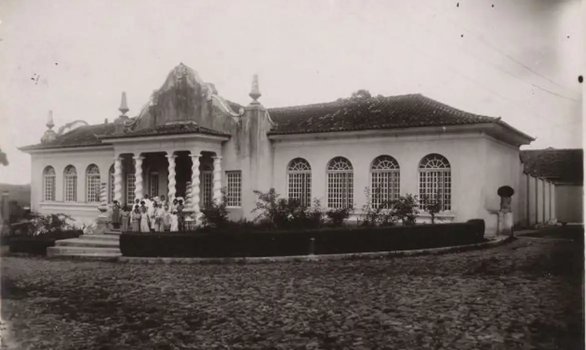 Luta antimanicomial: UFJF e UFMG se desculpam por cadáveres em aulas